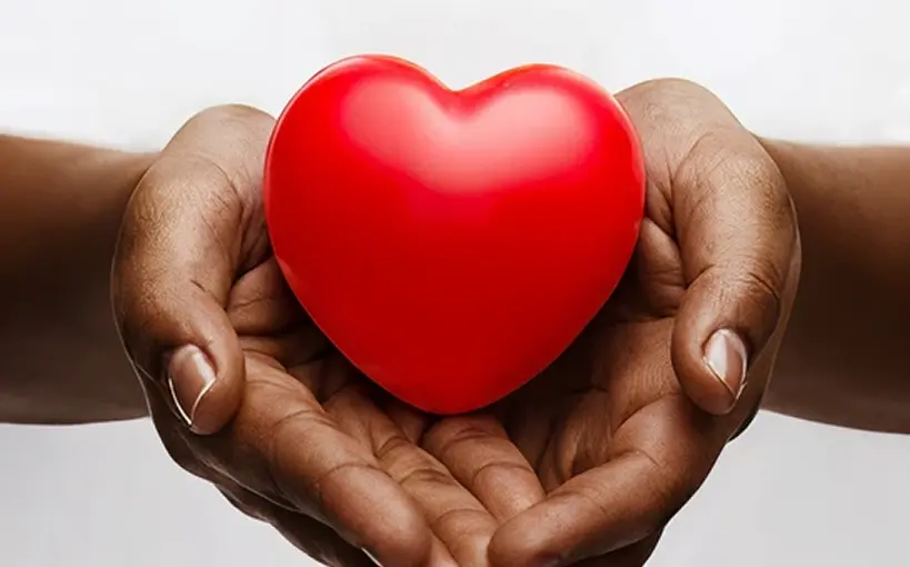 Donates
